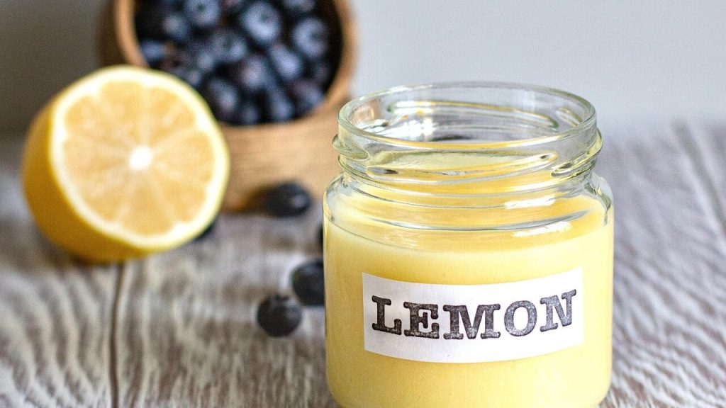 Su signo del zodiaco como vela: aromas, sombra y dónde comprarlos sin avergonzarse