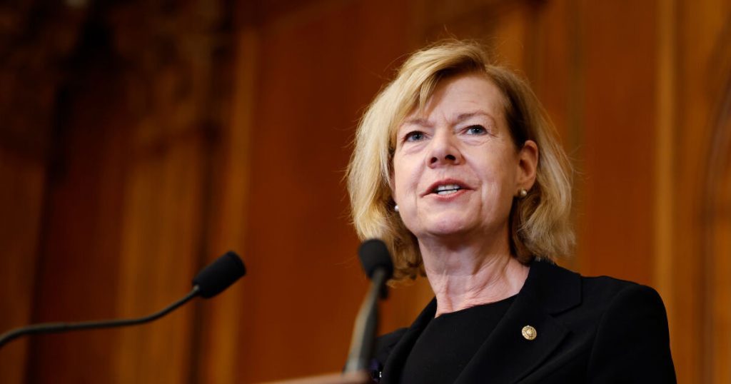 Tammy Baldwin lucha para restaurar LGBTQ+ Línea directa de crisis juvenil