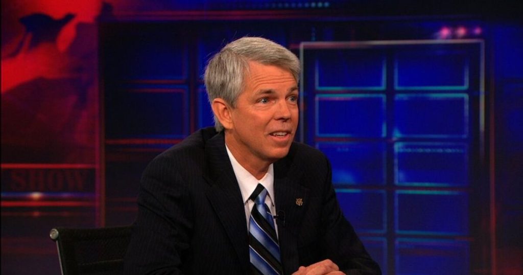Texas contrata al nacionalista cristiano anti-gay para revisar el plan de estudios de estudios sociales escolares