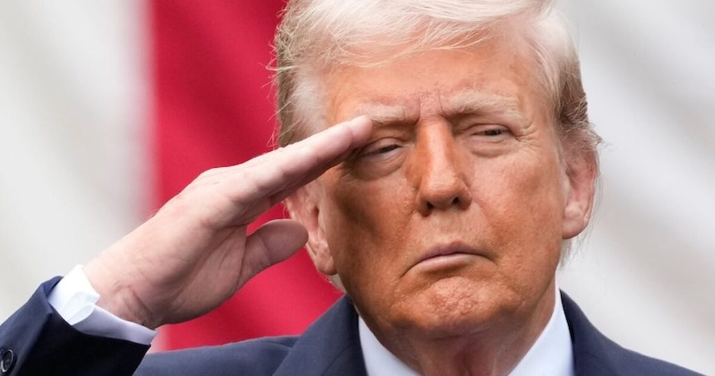 Trump presenta la apelación de la Corte Suprema "de emergencia" para desbloquear su política de pasaporte transfóbico