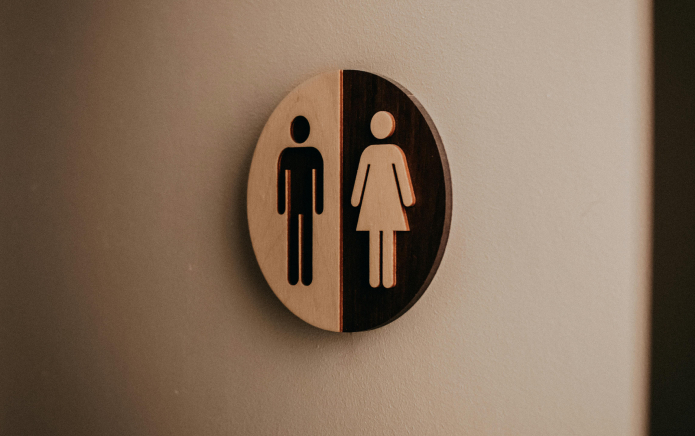 Las escuelas escocesas deben tener baños separados basados ​​en "Sexo registrado al nacer"