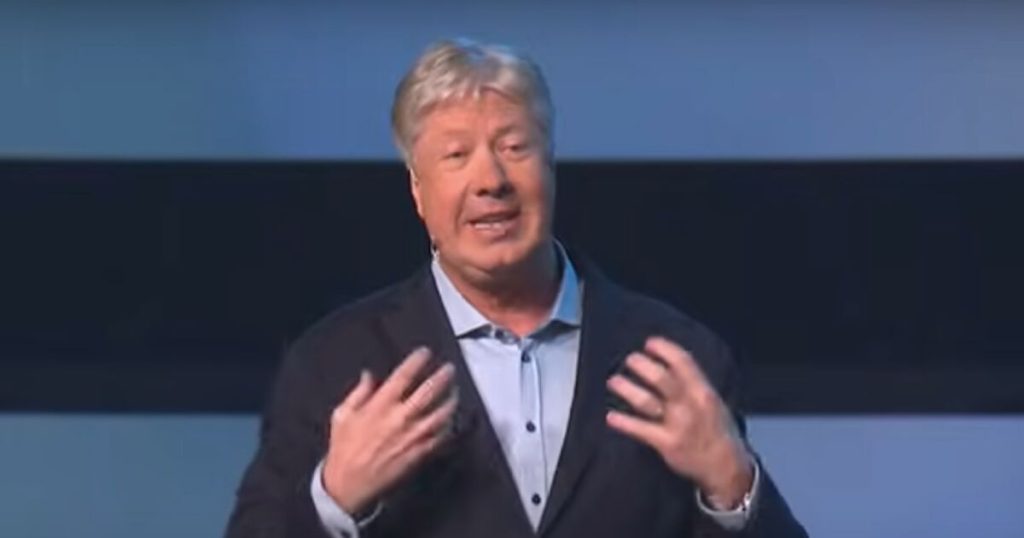 Trump Pastor de asesoramiento espiritual para cumplir solo 6 meses después de molestar a un niño de 12 años durante años