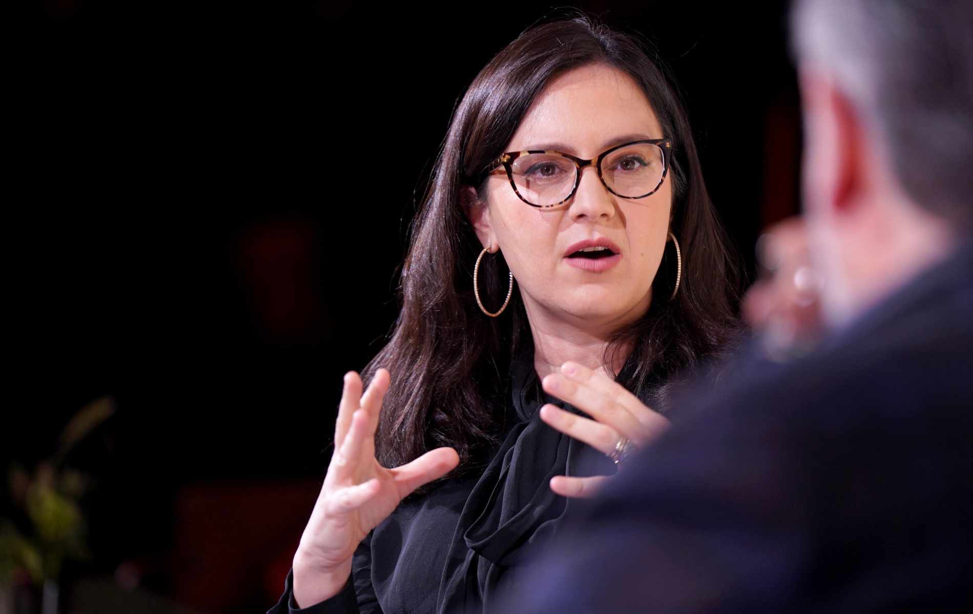 El periodista queer de género 'queer' sea nombrado editor en jefe de CBS News, nombrado al periodista de CBS News