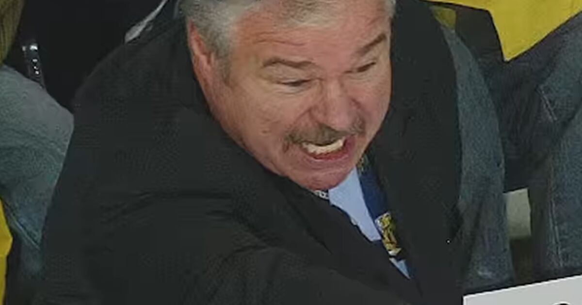 Enojado entrenador de hockey se enfurece contra los “mezquinos bisexuales” por excluir a Rusia de los Juegos Olímpicos de Invierno