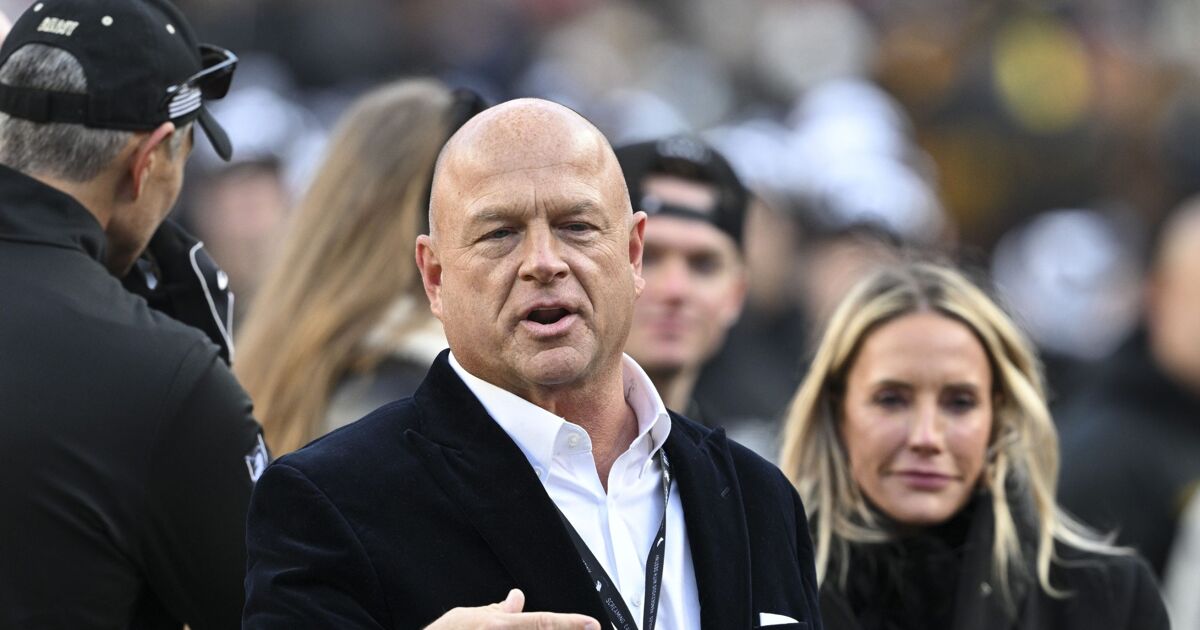 Asesor de Trump se enfurece con los demócratas por provocar “miedo” con advertencias sobre el matrimonio igualitario