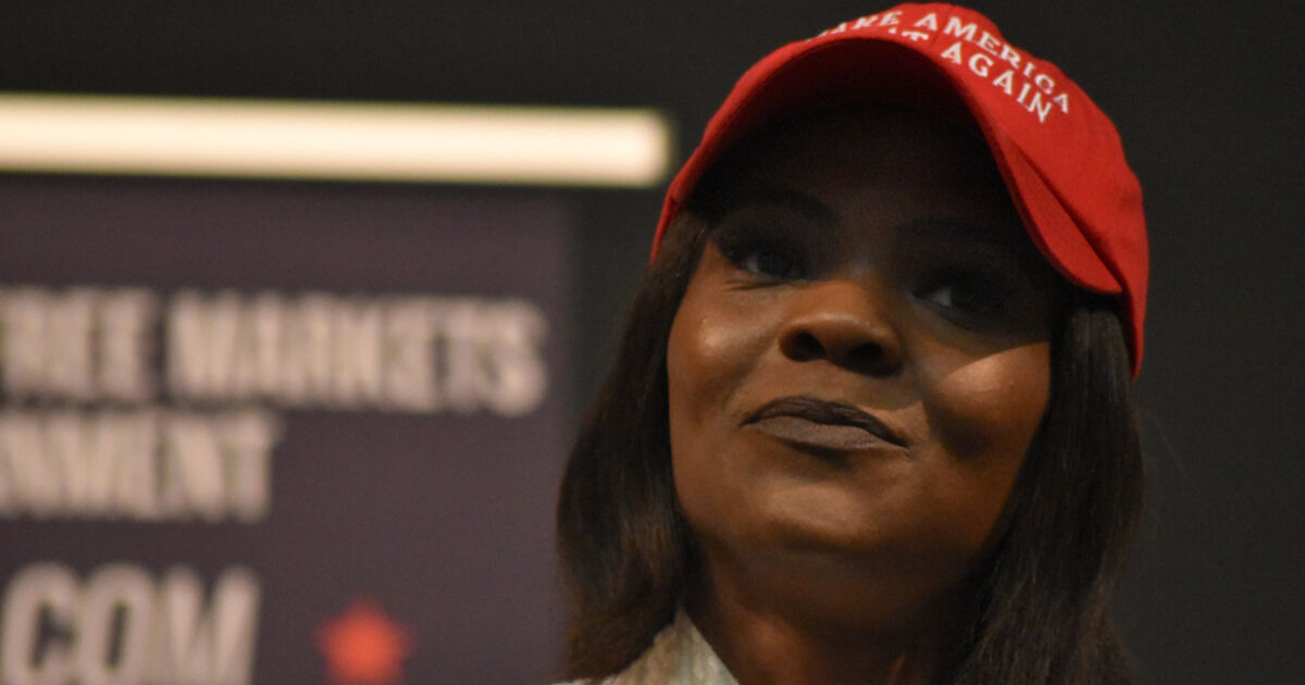 Candace Owens oficialmente expulsada de Australia mientras los jueces dictaminan que su visa fue “enfáticamente rechazada”