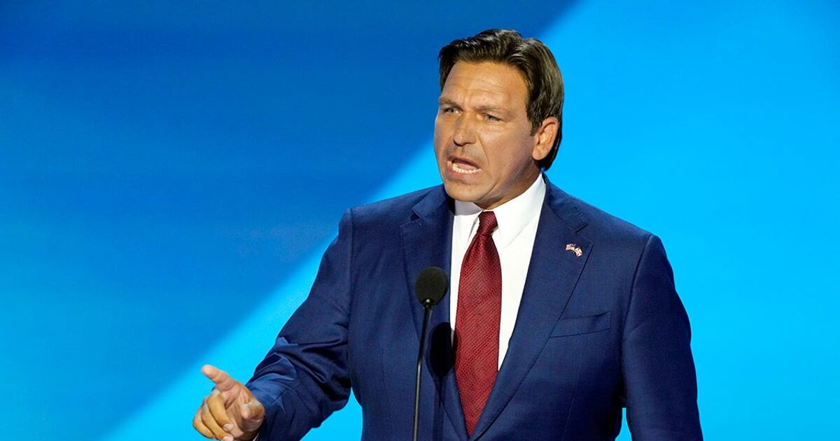 Florida investiga a maestra por decirle a gobernador anti-LGBTQ+ que “se vaya al infierno”