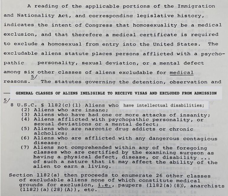 Una sección de la Ley de Inmigración y Nacionalidad de 1952 que enumera la homosexualidad como un criterio para rechazar la entrada de inmigrantes a los Estados Unidos.