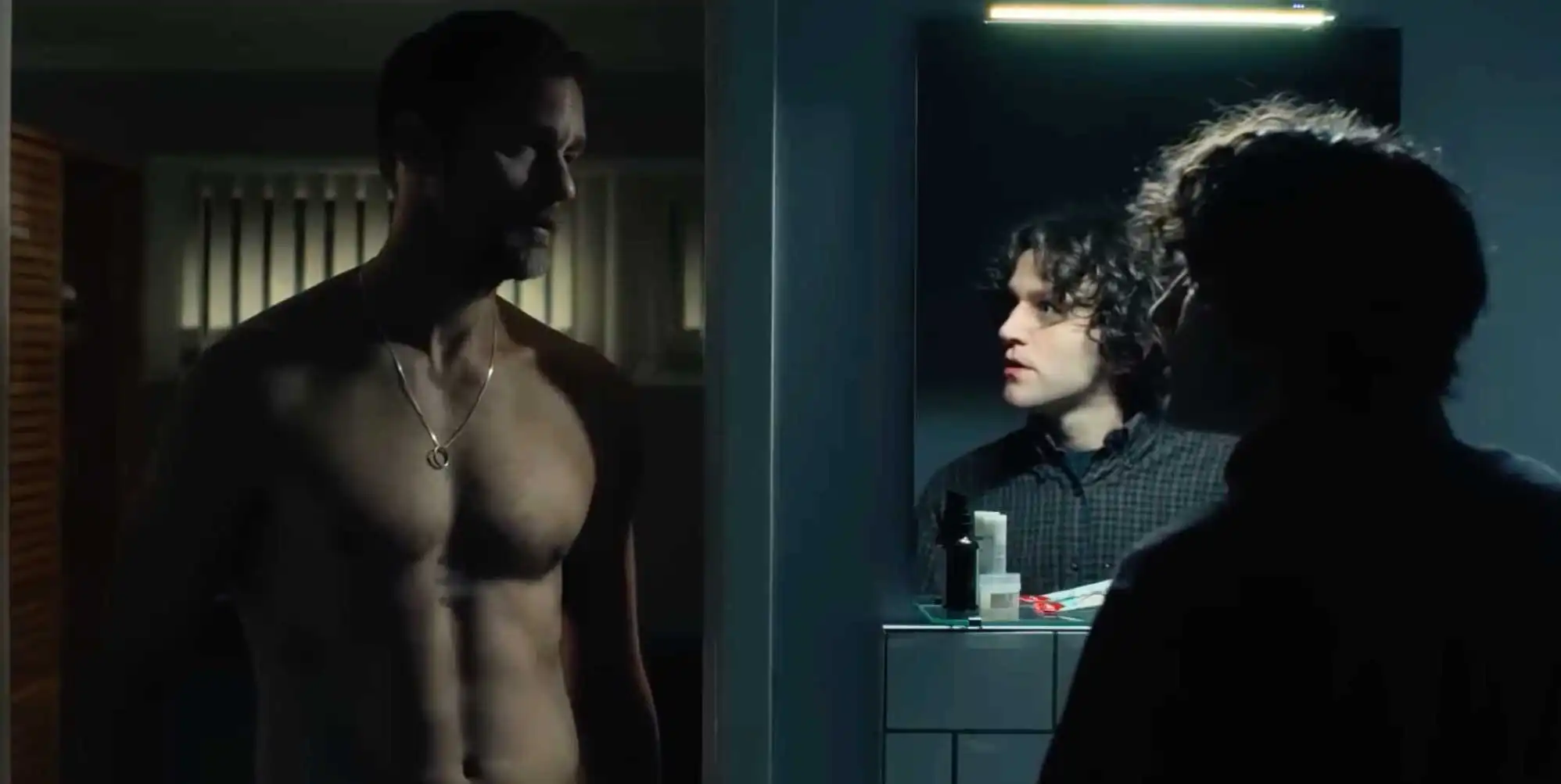 Pillion: Alexander Skarsgård escenas de sexo 'Way More More Graphic' que en el corte final del romance pervertido
