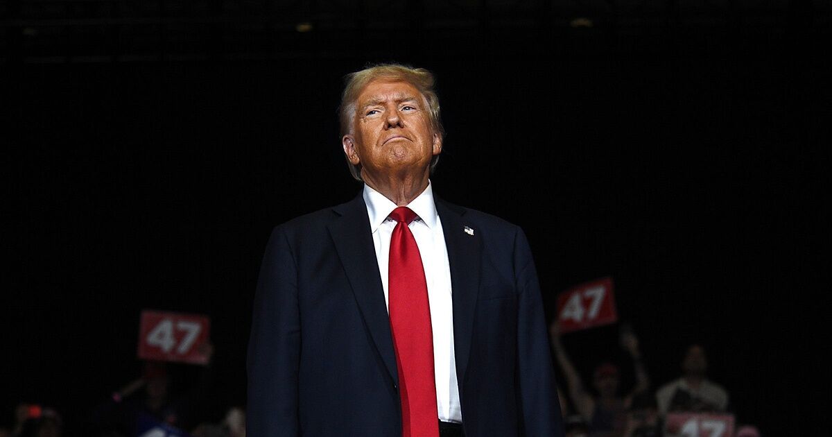 Un analista dice que Trump está estableciendo récords que usted "no quiere establecer" mientras alcanza "nuevos mínimos" en las encuestas