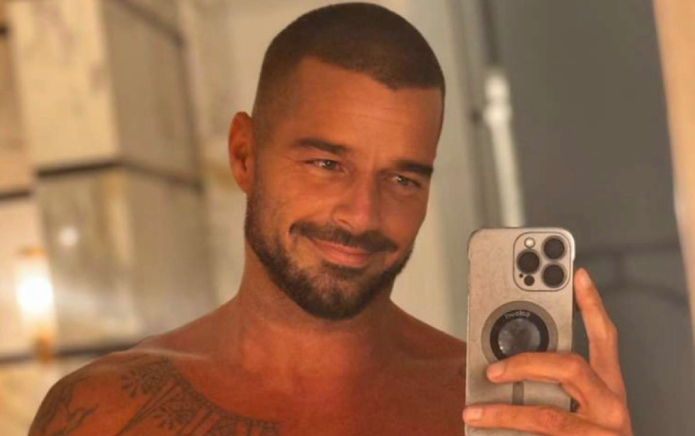 "What A Dilf": la trampa de sed de Ricky Martin sin camisa deja a los fanáticos anhelados