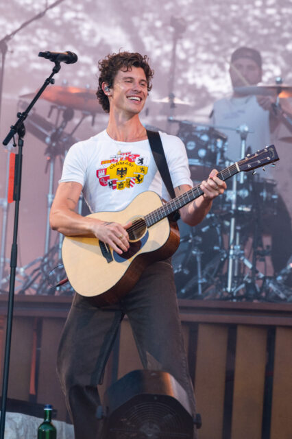 Shawn Mendes actúa en el escenario durante el Festival Superbloom el 31 de agosto de 2025 en Munich, Baviera.