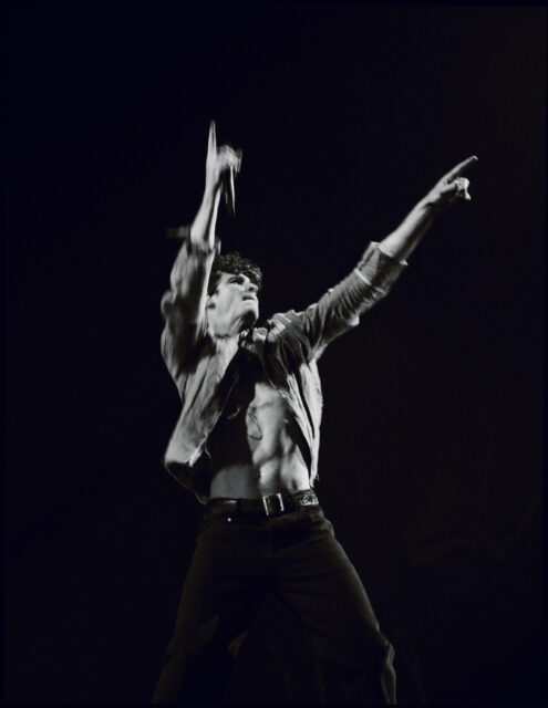 Desde miradas ardientes hasta energía magnética, las presentaciones en vivo de Shawn Mendes son pura delicia para la vista.