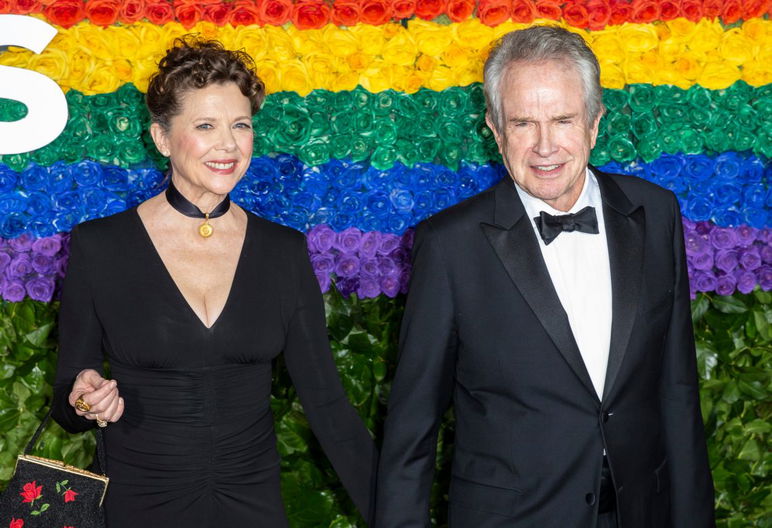 New York, NY - 09 de junio de 2019: Annette Bening y Warren Beatty asisten a la 73ª Entrega Anual de los Premios Tony en el Radio City Music Hall
