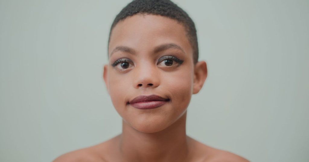 “La felicidad le queda fantástica”: esto es lo que los padres desearían que la gente supiera sobre sus hijos trans