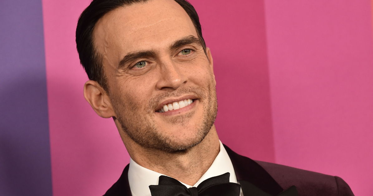Cheyenne Jackson dice que finalmente está orgulloso de su "voz gay"