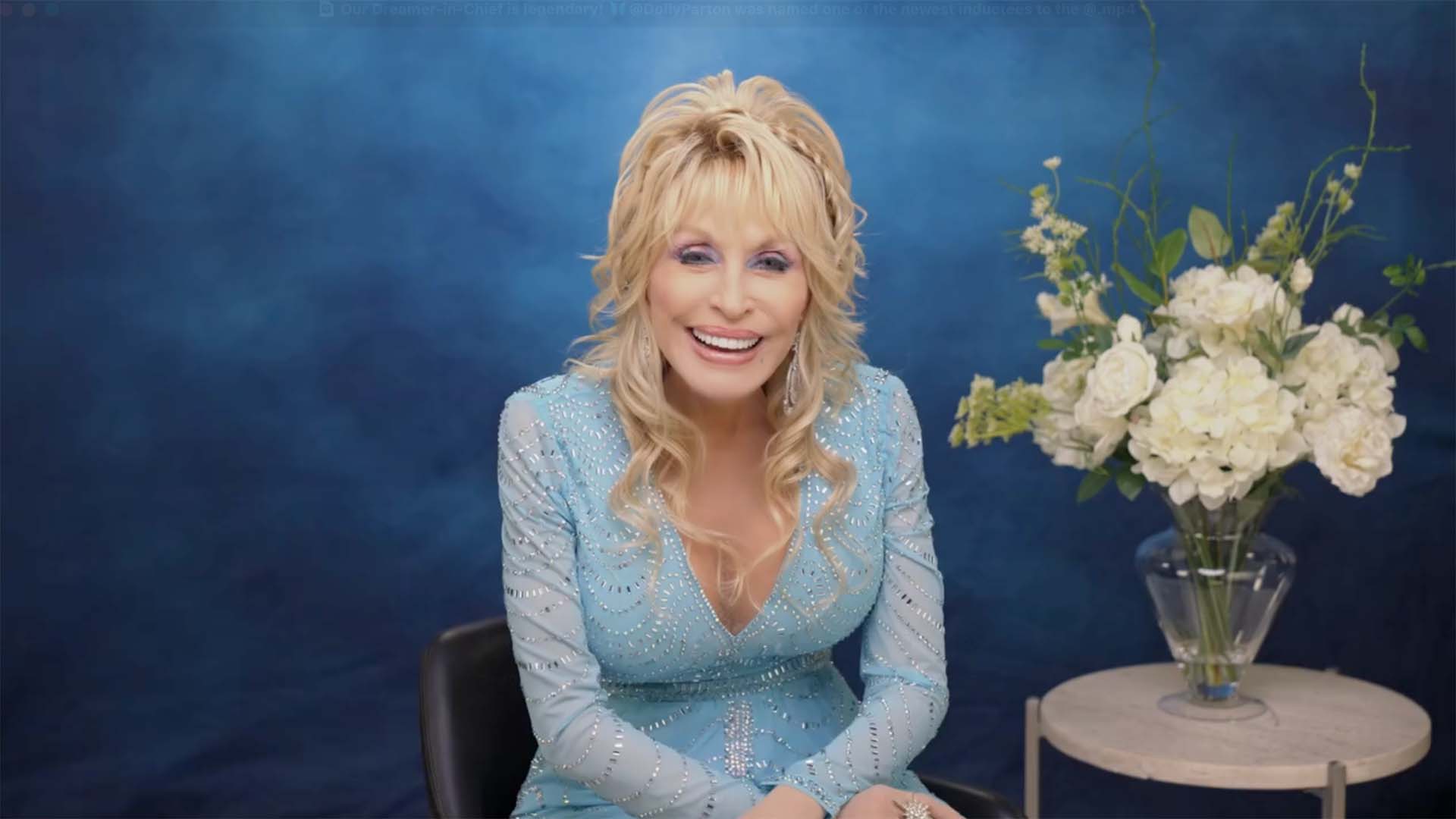 Dolly Parton ofrece a los fanáticos una actualización de salud después de perderse el importante honor de Dollywood