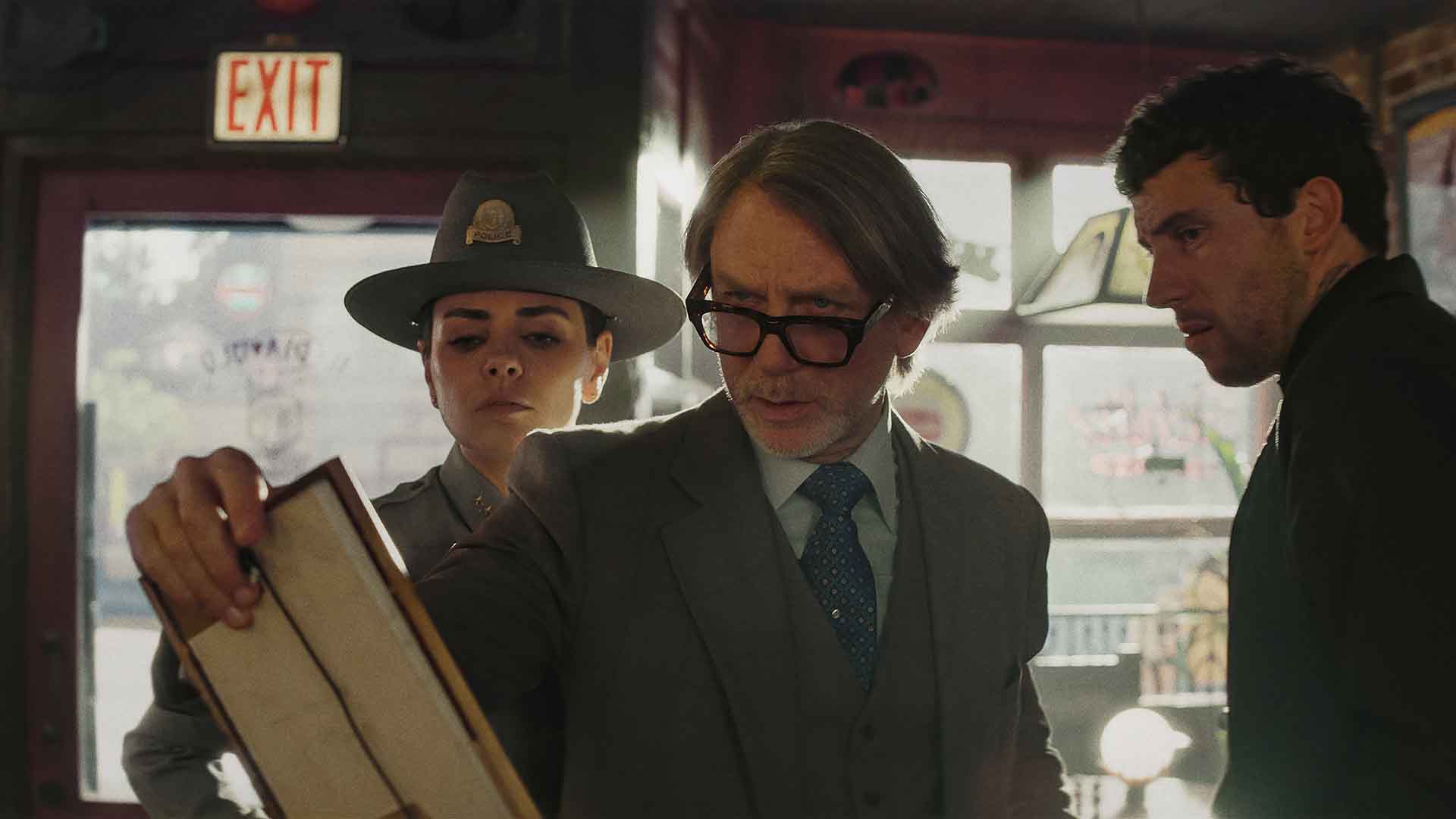 El nuevo tráiler de 'Wake Up Dead Man' presenta un elenco de personajes asesinos