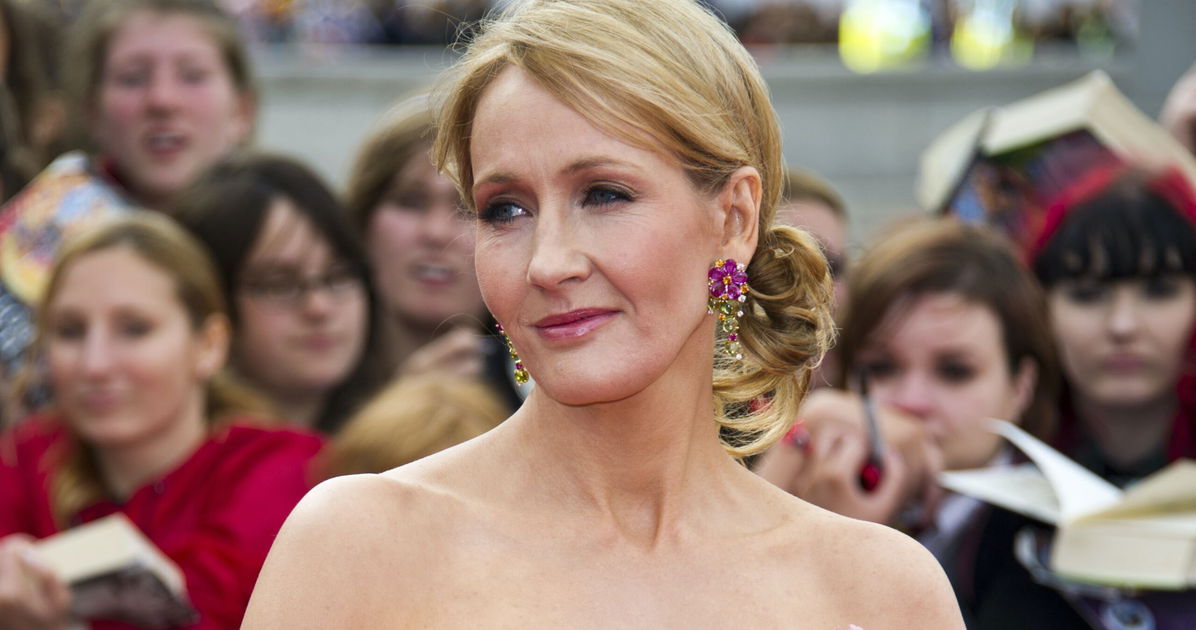 J.K. Rowling declara que su religión ahora es la transfobia