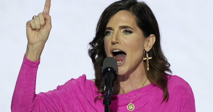 La representante anti-LGBTQ+ Nancy Mace cree que los trabajadores de seguridad del aeropuerto están conspirando contra ella