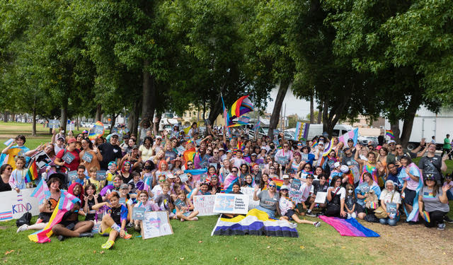 Un contingente de TFSS en el Desfile del Orgullo Gay de San Diego