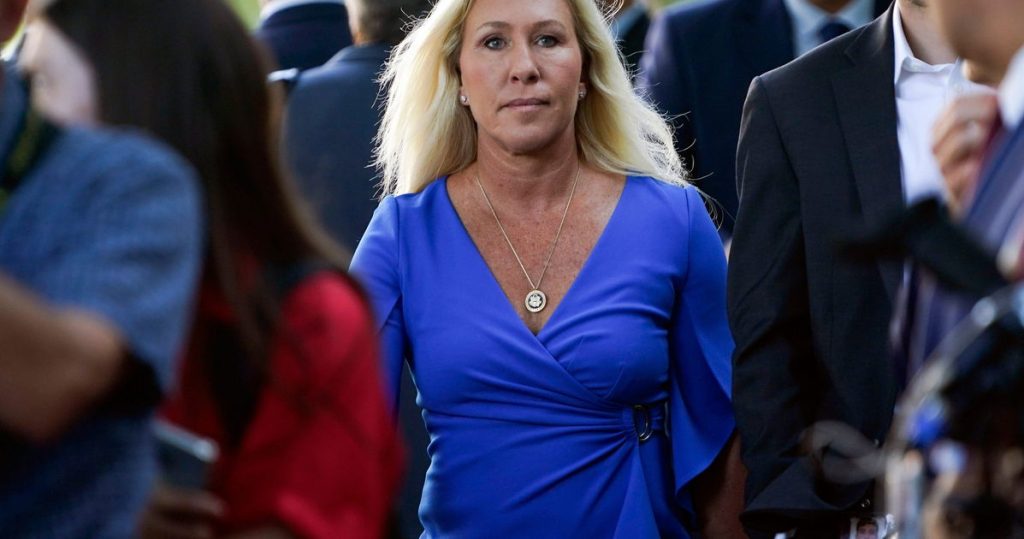 Marjorie Taylor Greene dice que lo siente y quiere cambiar