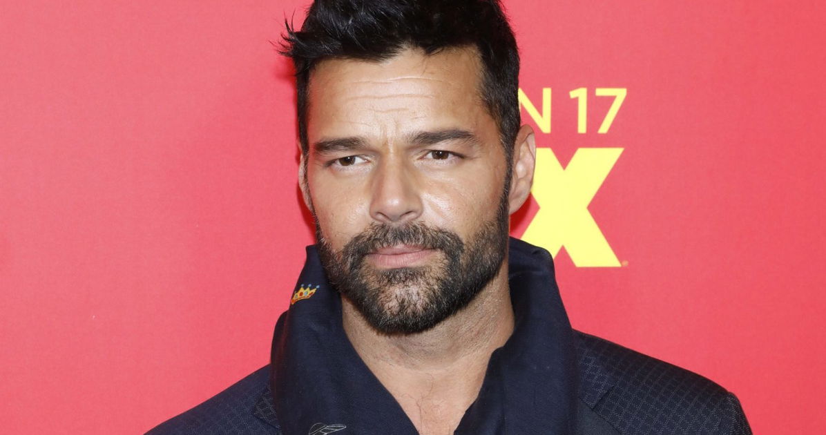 Ricky Martin dice que los hombres homosexuales están luchando en el clima hostil actual: "Tenemos que escondernos otra vez"