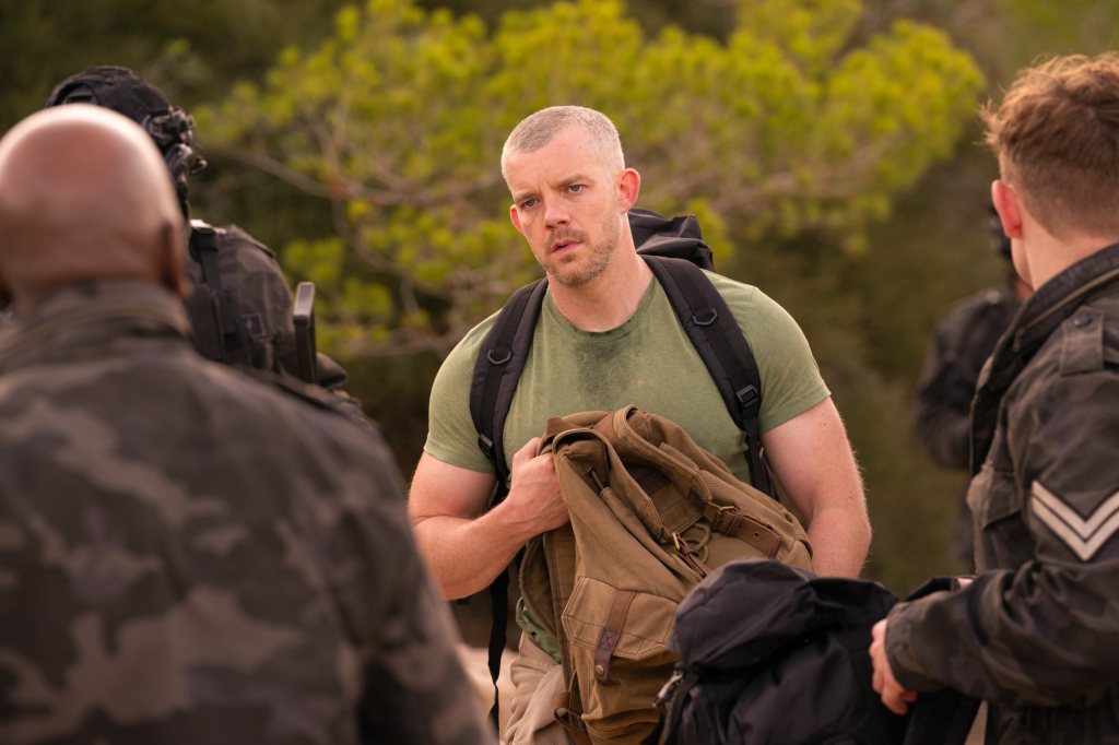 Russell Tovey en La guerra entre la tierra y el mar 