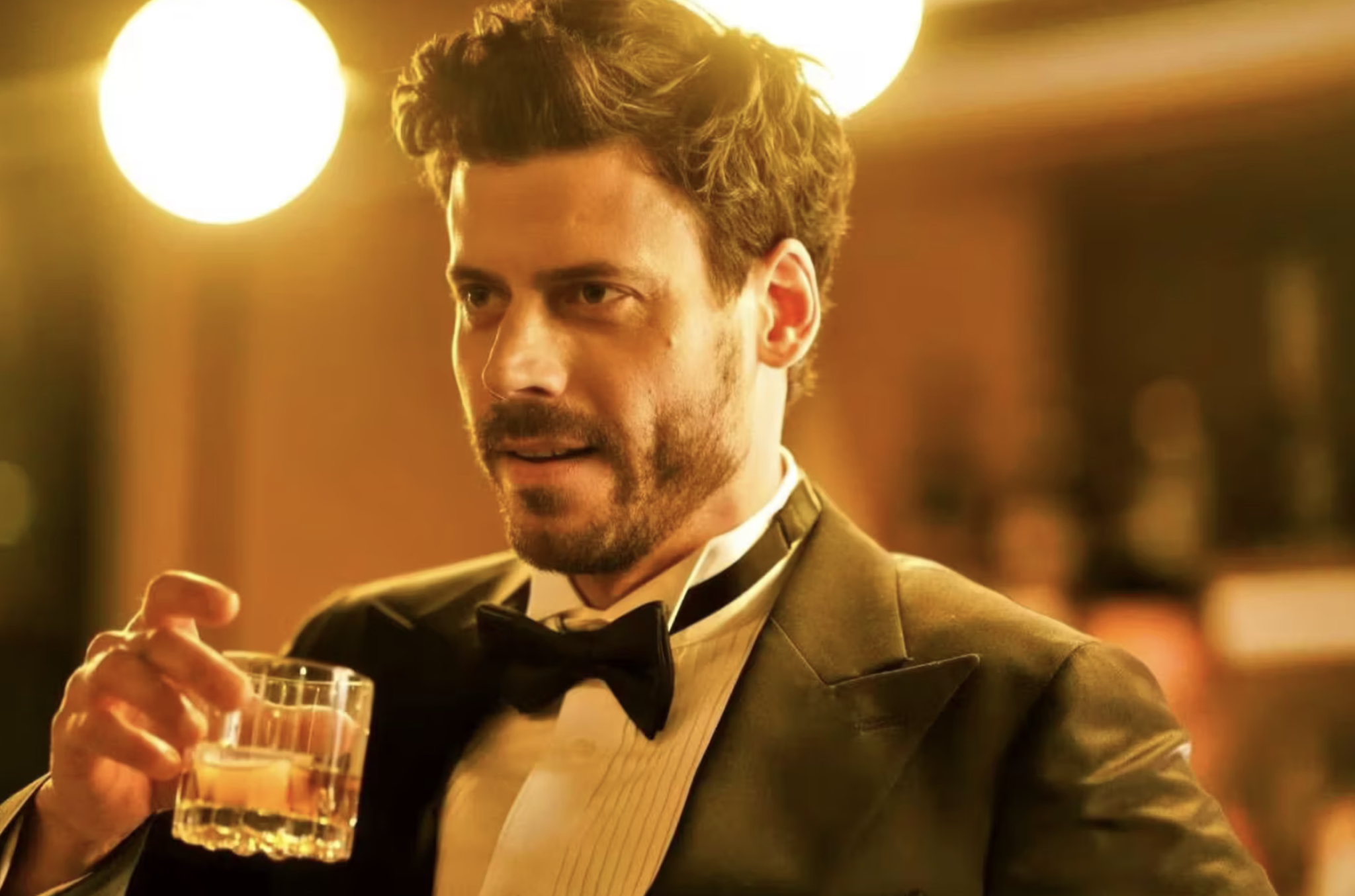 François Arnaud como Scott Hunter en Rivalidad acalorada. Foto: HBO Max/Crave Canadá