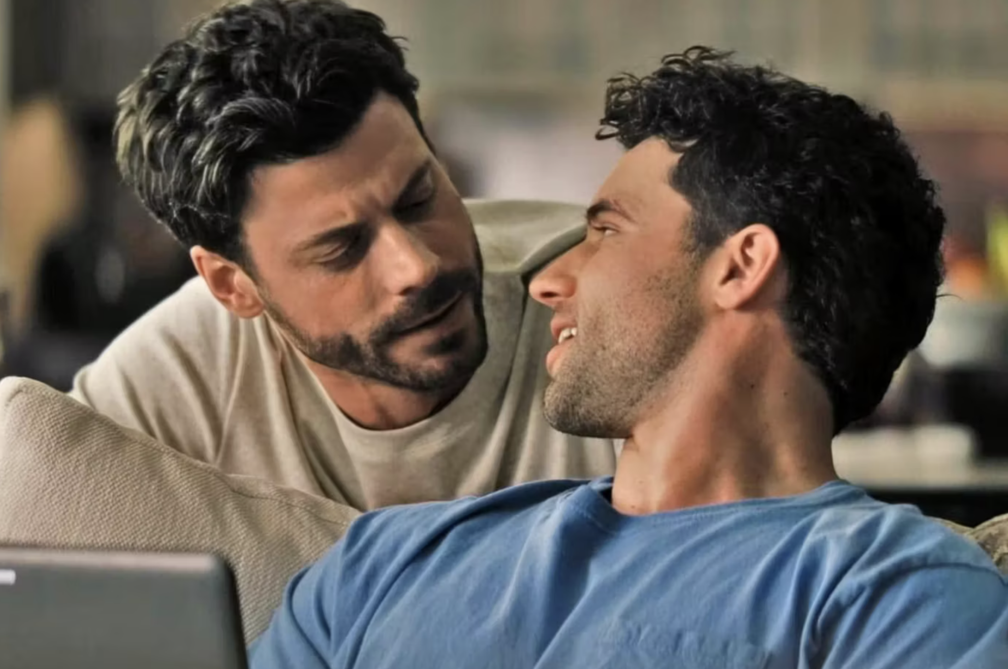 François Arnaud como Scott Hunter y Robbie GK como Kip Grady en Heat Rivalry. Foto: HBO Max/Crave Canadá