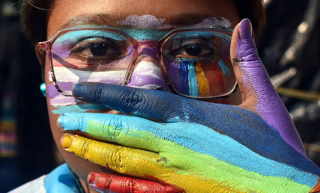 El Congreso votará un proyecto de ley que prohíbe el cuidado de jóvenes trans a nivel nacional, esto es lo que dice