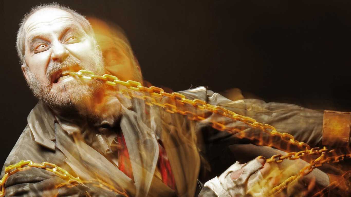 Una reseña de Christmas Carol: 'James Hyland ofrece teatro en su máxima expresión en un espectáculo unipersonal'