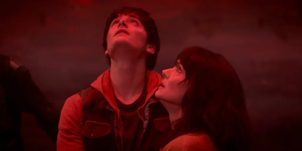 Noah Schnapp and Winona Ryder in Stranger Things 5.