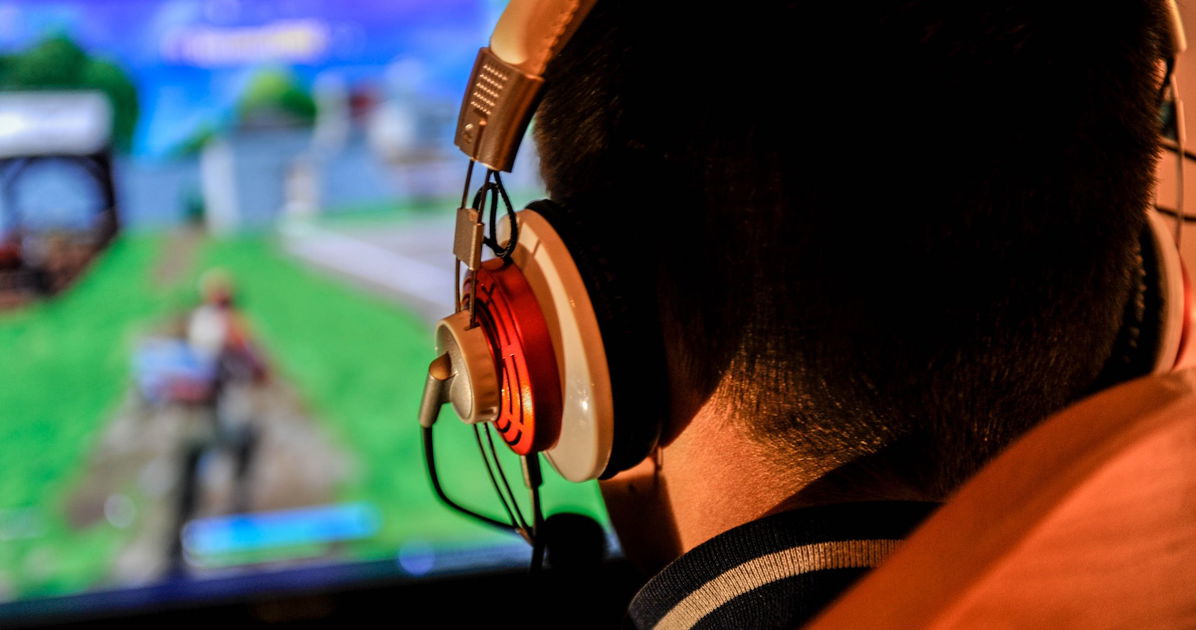 Fortnite arrastrado por colaborar con JK Rowling tras cancelar la celebración del Orgullo