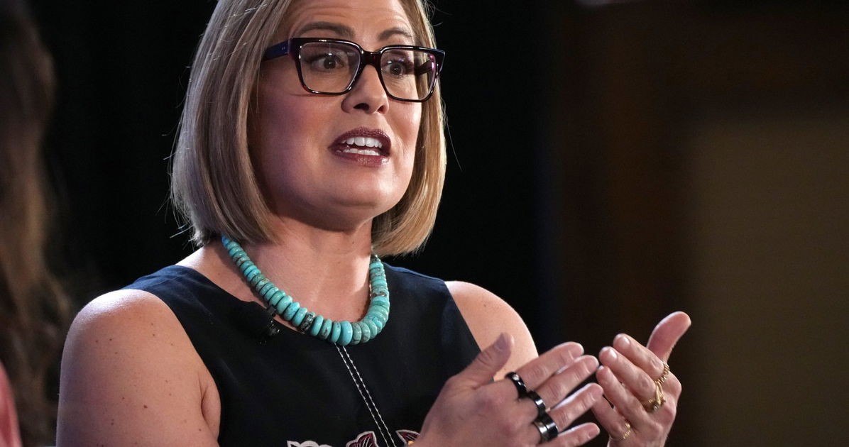 Kyrsten Sinema se enfurece con la izquierda por cerrar un proyecto de centro de datos en su estado natal