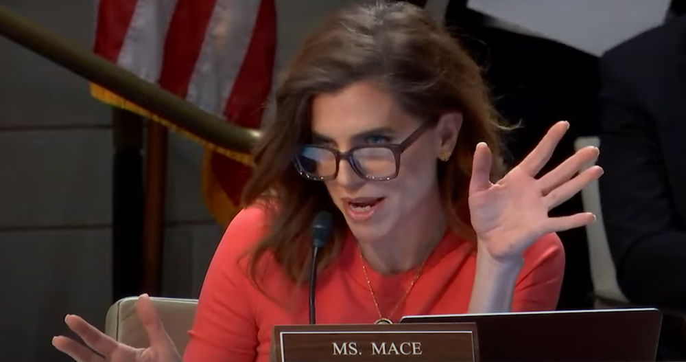 Nancy Mace dice que el tirador de Charlie Kirk fue “un engaño” y hace que disparar sea todo sobre ella misma