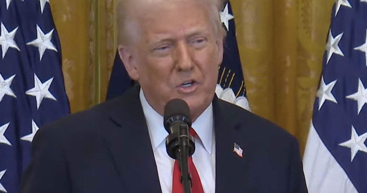 Trump defiende llamar a Tim Walz un insulto ofensivo en su diatriba racista del Día de Acción de Gracias