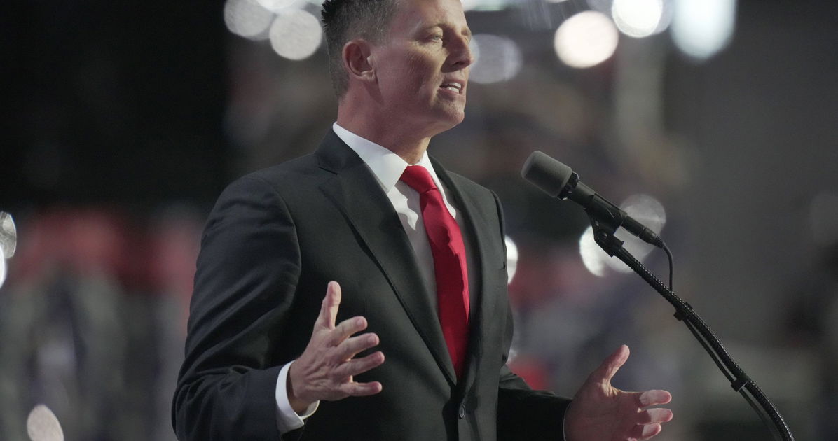 Una avalancha de cancelaciones del Kennedy Center está arruinando la temporada navideña de Ric Grenell