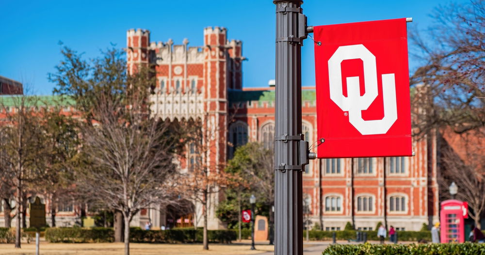 Universidad castiga a educadora trans por “discriminación” después de que un estudiante la llamara “demoníaca”