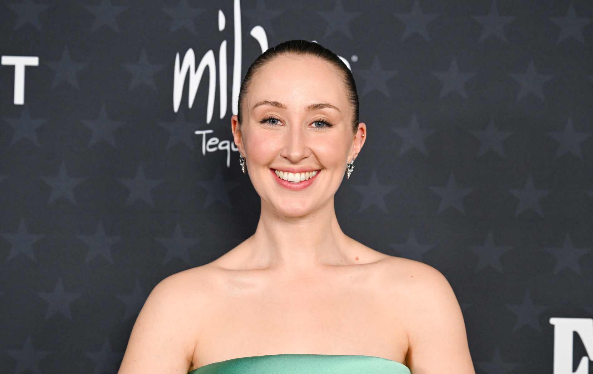 Erin Doherty de Adolescent dice que se ha convertido en una 'lesbiana cliché' después de mudarse con su novia