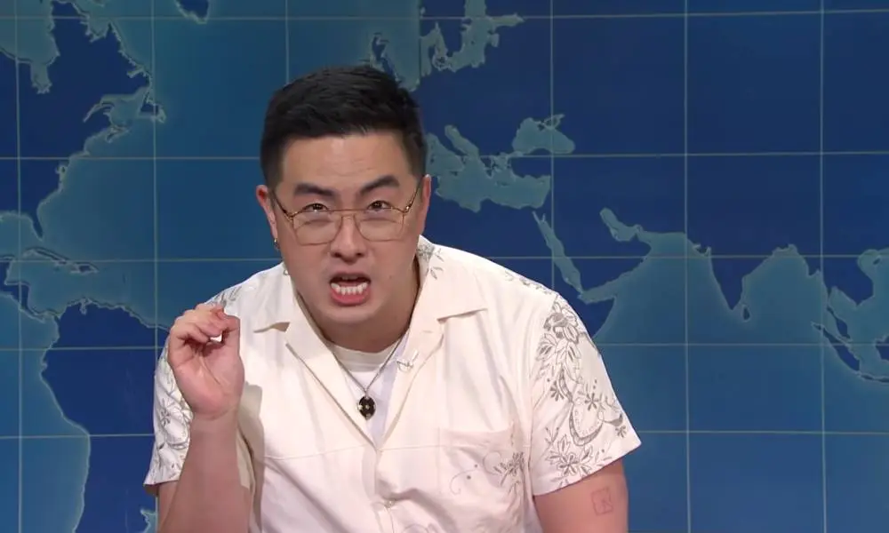Bowen Yang en la actualización de fin de semana de SNL Saturday Night Live