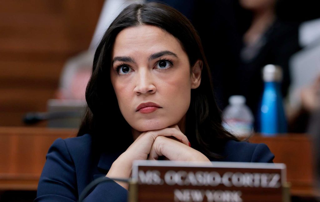 AOC condena a ICE como 'organización paramilitar anticivil' tras la muerte de Renee Nicole Good