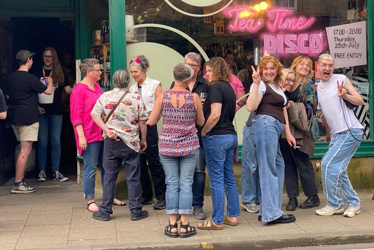 ¿Cómo se convirtió la tranquila ciudad de Hebden Bridge en Yorkshire en "la capital lésbica del Reino Unido"?