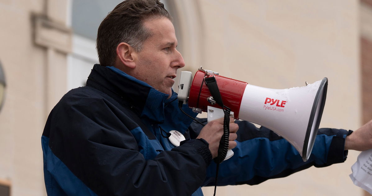 Brendan Gill es un verdadero defensor de la comunidad LGBTQ+, no solo un aliado