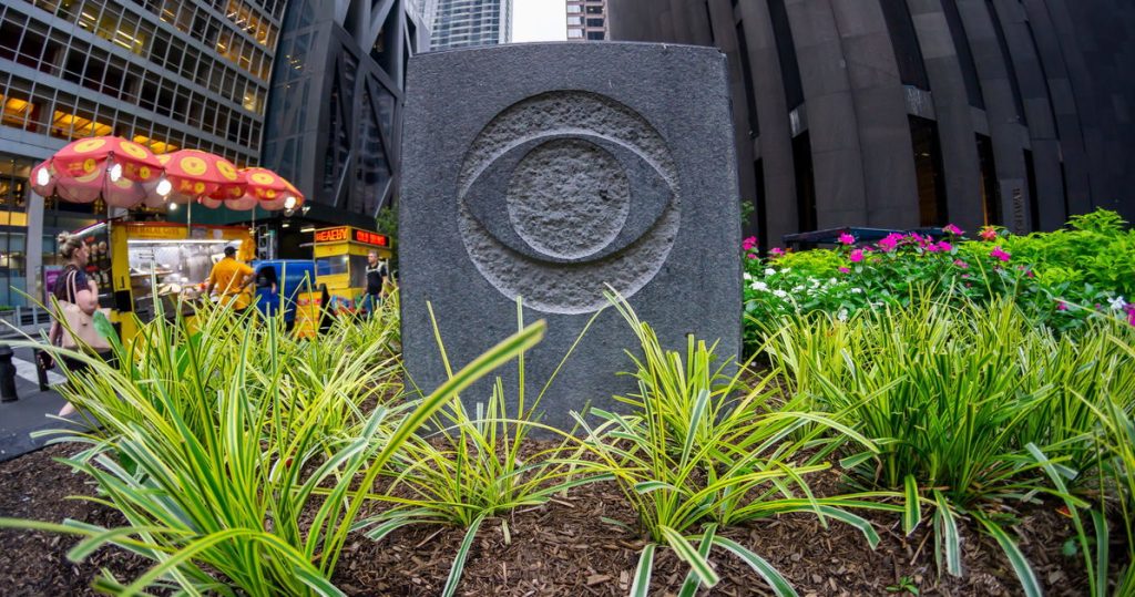 CBS News adopta el “silbato para perros transfóbico” bajo la dirección de Bari Weiss