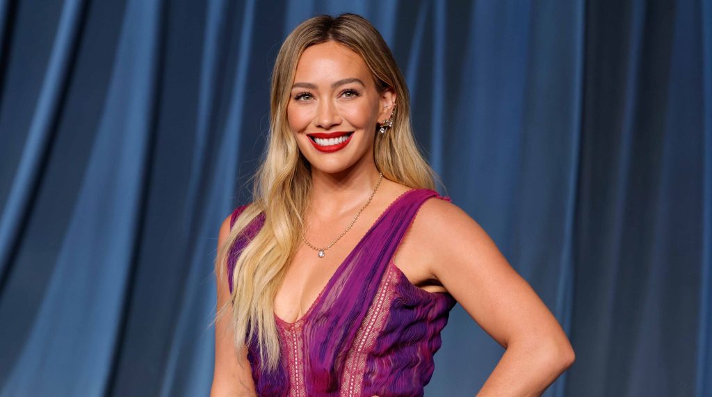 Hilary Duff dice que 'Cadet Kelly' fue básicamente una historia de amor lésbico y, sinceramente, lo sabíamos