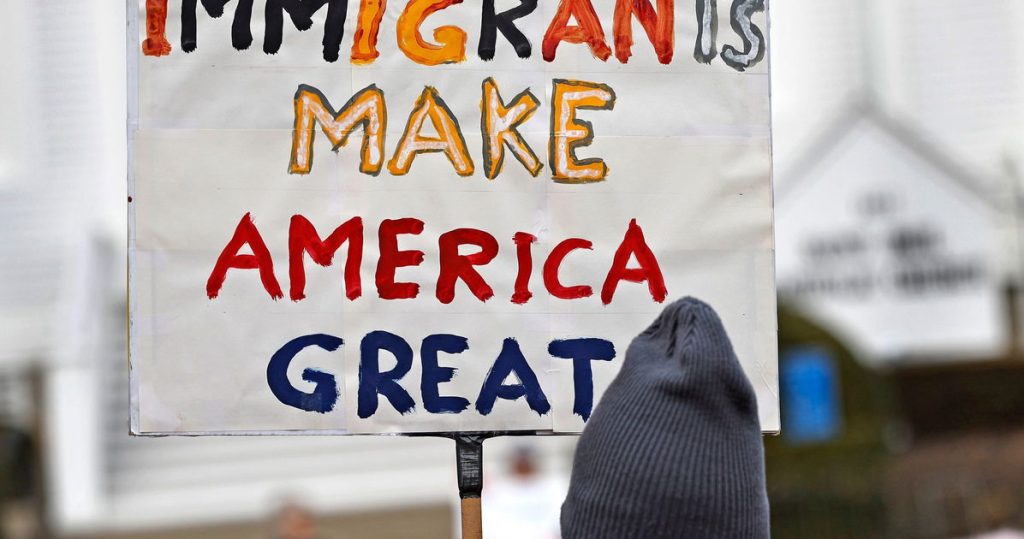 Las encuestas muestran que la mayoría de los estadounidenses desprecian a ICE: “ICE y Trump están perdiendo la discusión”