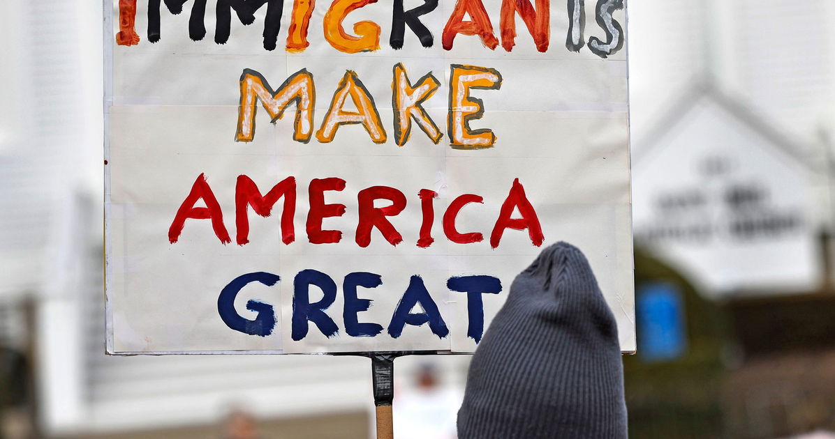 Las encuestas muestran que la mayoría de los estadounidenses desprecian a ICE: “ICE y Trump están perdiendo la discusión”