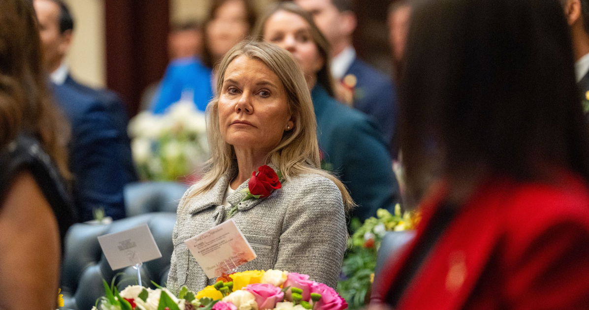 Los republicanos quieren encarcelar a los farmacéuticos mientras avanzan dos nuevos proyectos de ley dirigidos a la atención que afirma el género
