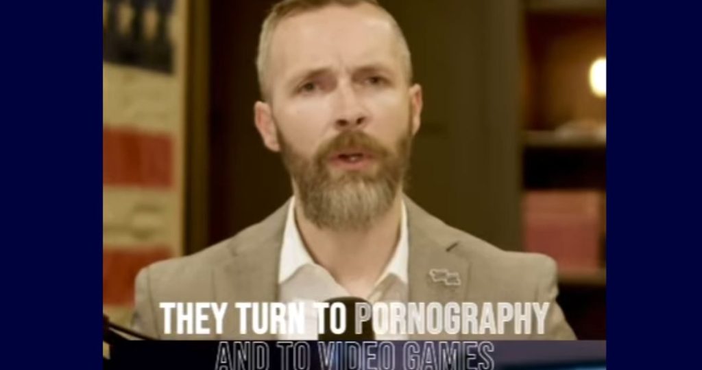 Pastor conservador dice que el feminismo es una “forma de transgenerismo” en una diatriba de odio